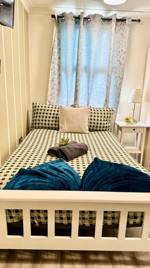Апартаменты Flat Acton High Street Лондон